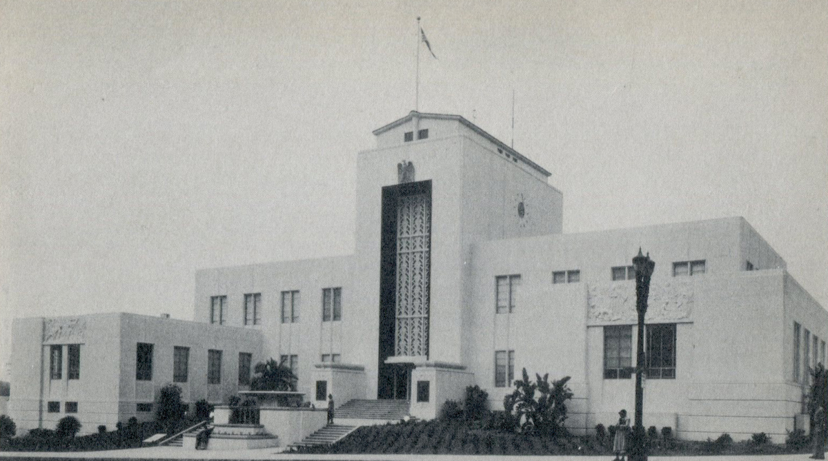 old black and white photo of Burbank City hall